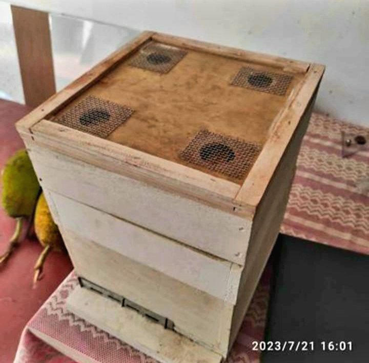 Bee Box 8F3L